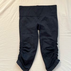 Navy blue Lululemon crop leggings